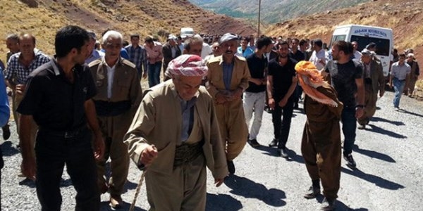 Diyarbakr'da halk PKK' ya kar duru sergilemeye balad