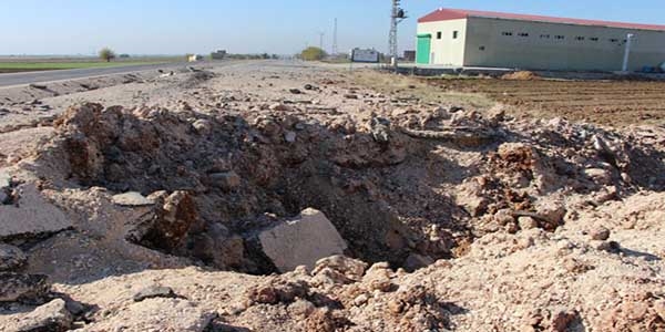 Nusaybin'deki patlamanın açtığı büyük çukur