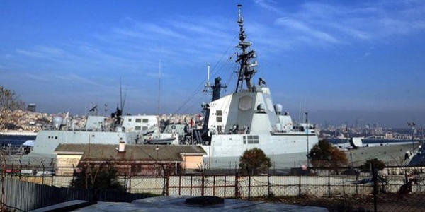 NATO gemileri anakkale'yi karanlkta geti