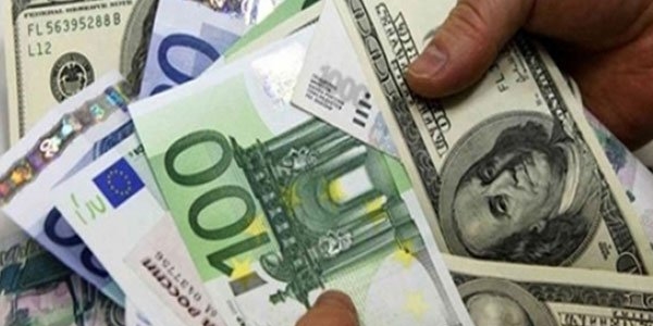 Serbest piyasada g�n�n d�viz a��l�� fiyatlar�