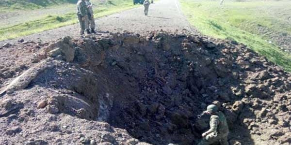 Diyarbakr'da yola yerletirilen 400 kilogram patlayc infilak ettirildi