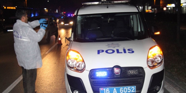 Göreve giden polis ekibi kaza yaptı: 1 ölü