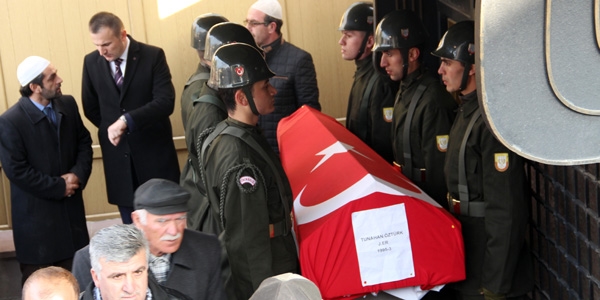 İntihar ettiği iddia edilen asker memleketinde toprağa verildi