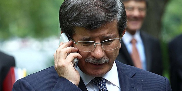 Davutoğlu'ndan şehit eşine taziye telefonu