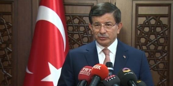 Davutolu: Rusya Lazkiye'de etnik temizlik yapmaya alyor