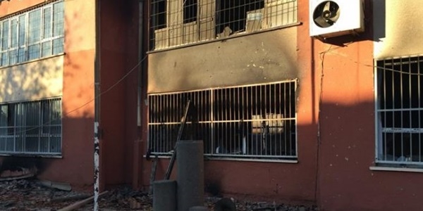 Diyarbakır Sur'da 4 okul kül oldu
