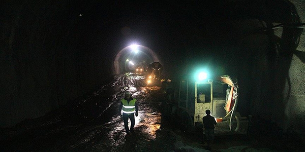 Geminbeli Tüneli'nde ışığa bin 800 metre kaldı