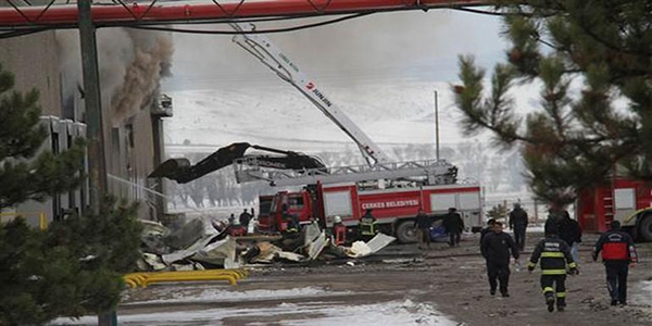 G�da tesisinde yang�n: 4 ilin itfaiyesi m�dahale ediyor