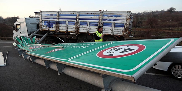 TEM �stanbul y�n� trafi�e kapand�