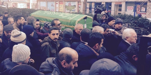 Yanarak can veren ambulans şoförü toprağa verildi