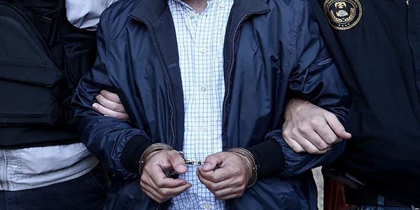 Rektörü kayda alanlar gözaltında