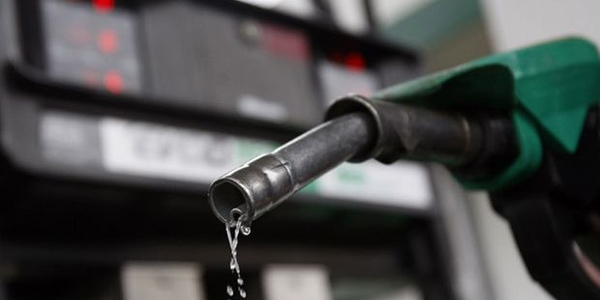 Benzin ve motorine yeni indirim