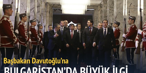 Davutoğlu'na Bulgaristan'da sevgi gösterisi
