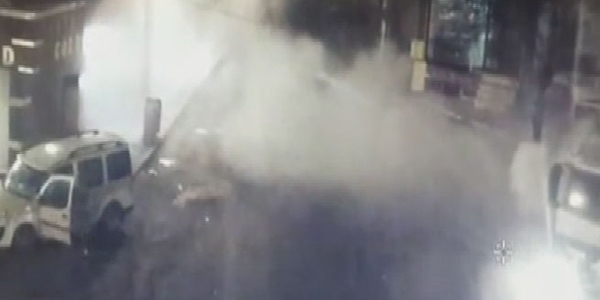 Diyarbakır'da TOMA'ya piknik tüplü saldırı/ Video
