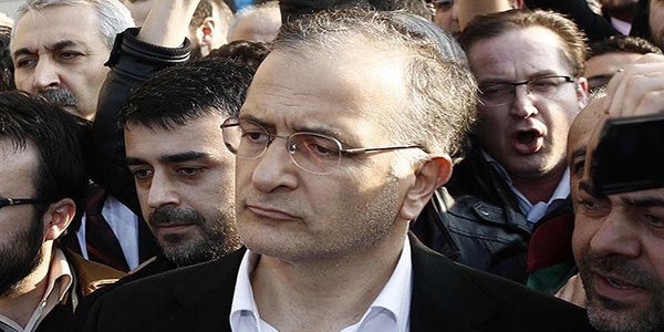 Ekrem Dumanlı ve 6 kişi için yakalama kararı