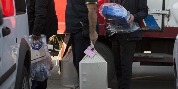 Polis, Silopi Belediyesi'nde arama yapıyor