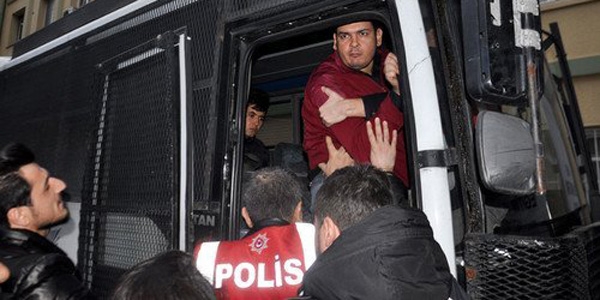 '17 Aralık kumpas' soruşturmasında 2 kişi tutuklandı