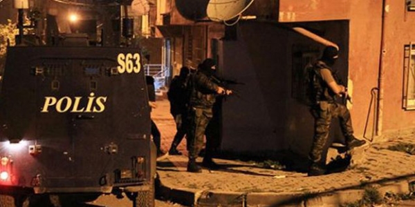 Tunceli'de 6 roketatar ve yaşam malzemesi ele geçirildi