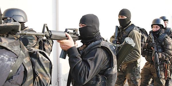 Şırnak'ta eller tetikte: Sokak ortasında çatışma