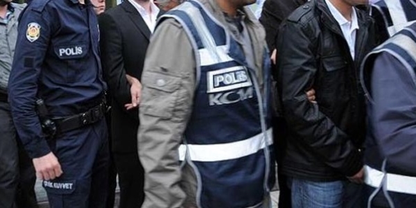 İzmir'deki FETÖ/PDY operasyonunda gözaltı sayısı 36'ya ulaştı