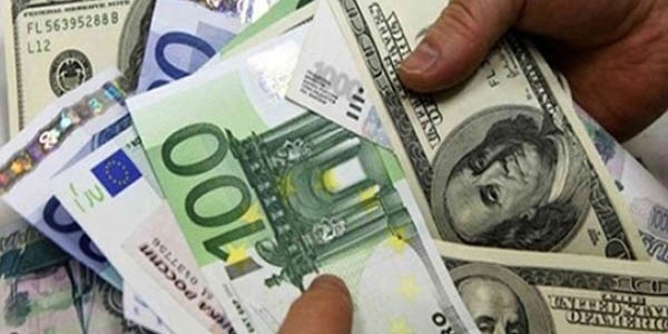 Serbest piyasada g�n�n d�viz a��l�� fiyatlar�