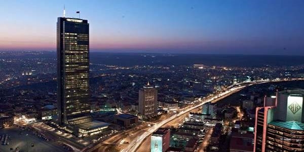 İstanbul'un en yüksek binası satılıyor