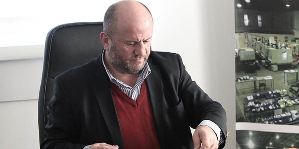 Hastasından etkilenip ürettiği tıbbi aletleri dünyaya satıyor