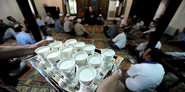 Mevlid Kandili'nde camilerde süt dağıtılacak