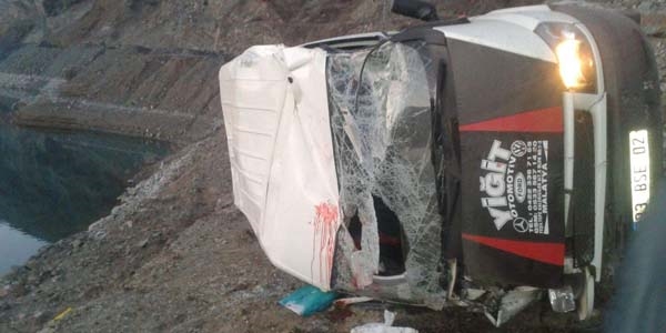 Adıyaman'da öğrenci servisi devrildi: 9 yaralı