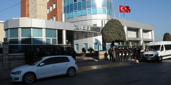 Kaynak Holding'le bağlantılı 11 adreste arama