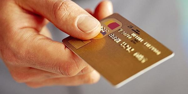 Bakanlık, kart aidatı ve dosya masrafı için harekete geçiyor