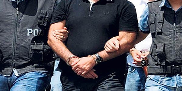 SDÜ'de İHH resim standına saldırı: 9 gözaltı