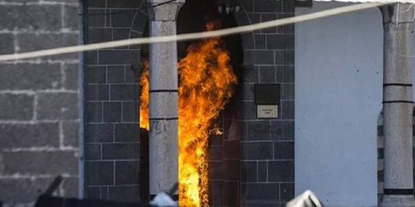 Gül: PKK, camileri bombalıyor, okulları yakıyor