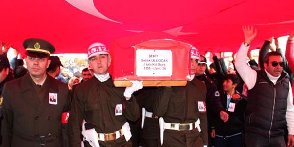 Şehidin cenaze namazını imam kardeşi kıldırdı