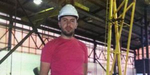 Mühendis, evinde bıçaklanarak öldürüldü