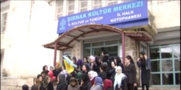 PKK, renciler varken, Kltr Merkezi'ni yakt