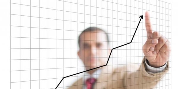 Jeopolitik risk ve durgunlukta büyüme başarı