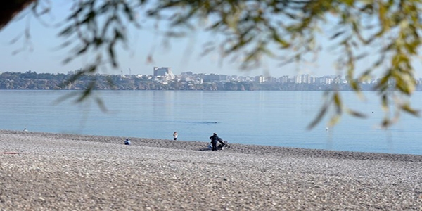 Antalya'da en yüksek hava sıcaklığı 22 derece ölçüldü