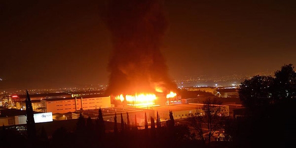 Bursa'da iplik fabrikasındaki yangın devam ediyor