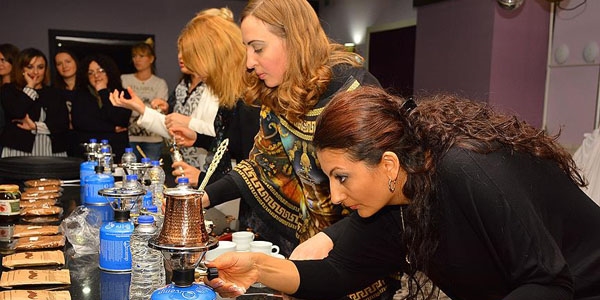 Yabancılar en iyi Türk kahvesini yapmak için yarıştılar