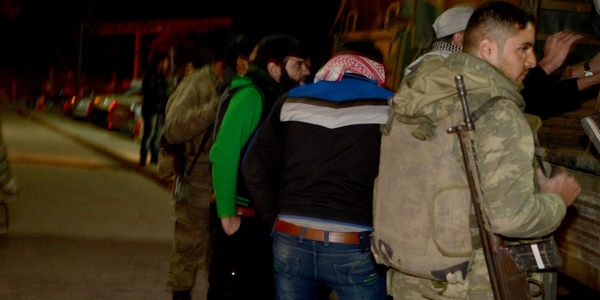 Kilis'te askeri yasak blgede 2 kii yakaland