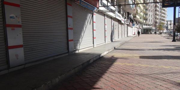 Silvan'da esnaf kepenk a�mad�