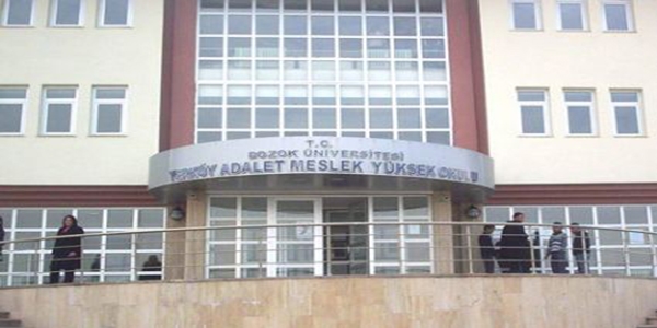 Öğrenciler 500 lira bütçeyle şarj istasyonu kurdu