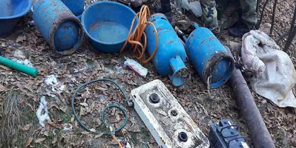 Bing�l ve Bitliste PKK'ya ait s���naklar bulundu