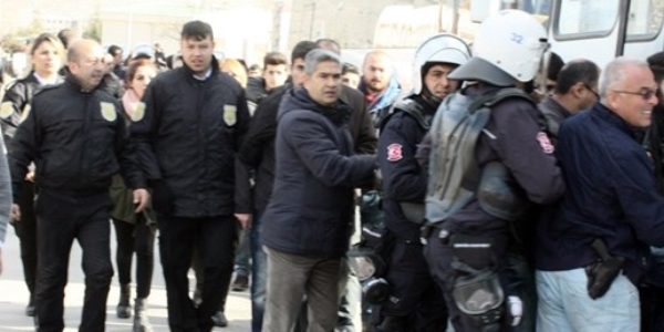 SDÜ'de kavga: 4 yaralı, 43 gözaltı