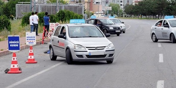 'Ehliyette yeni dönem trafik terörünü azaltacak'