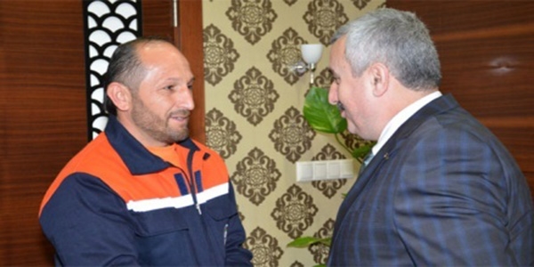 ��pte buldu�u 20 bin liray� sahibine teslim etti