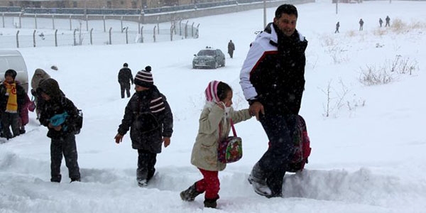 Sivas'ta kar nedeniyle leden sonra ve yarn eitime ara verildi