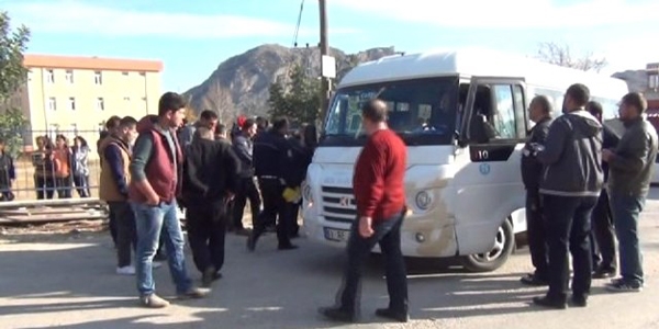 Adana'da dolmuşun çarptığı kız öğrenci öldü