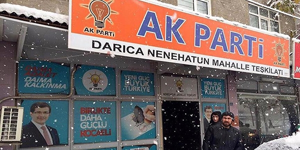 Kocaeli'de AK Parti temsilcili�ine molotofkokteylli sald�r�